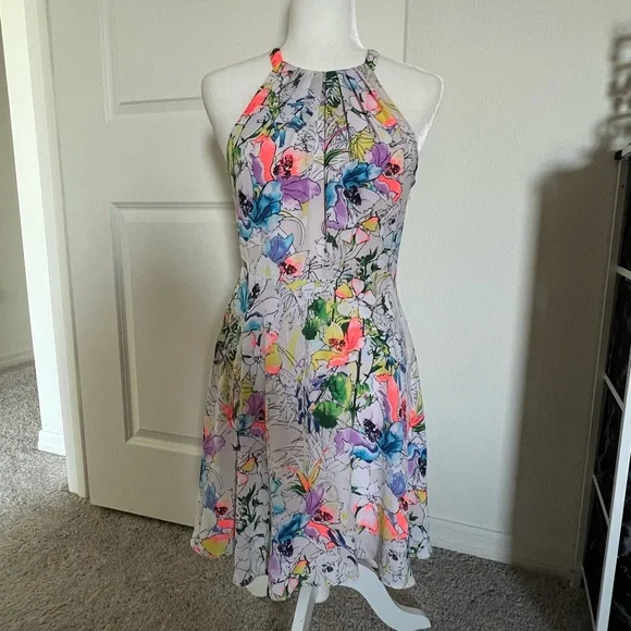 EUC Express Bright Floral Mini Dress - 6 - Picture 1 of 9